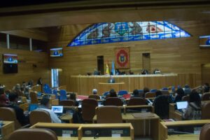 O Parlamento galego pide á Xunta e ao Goberno central tramitar con axilidade os proxectos eólicos vencellados coa industria galega