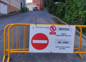 Os populares preguntan ao goberno de Camiña Sarria as razóns polas que permanece pechada a rúa da Calexa e cando prevé reabrila ao tránsito